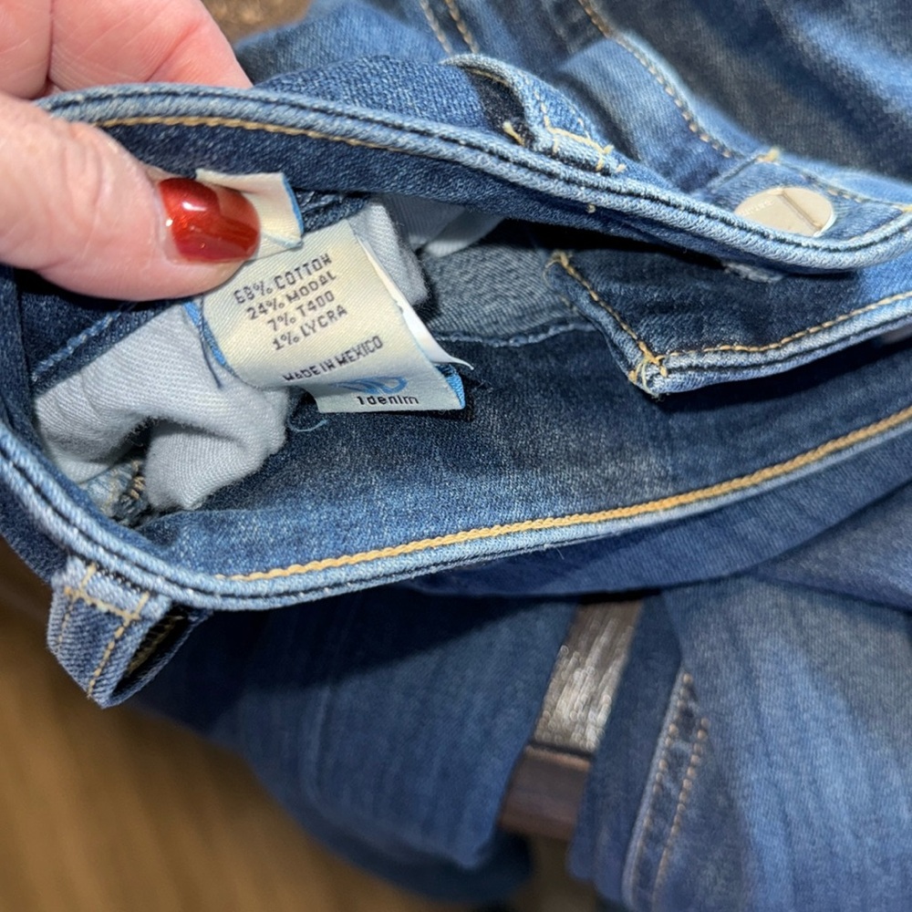 Size 29 1 Denim Skinny Blue Jeans. Super cute and stretchy. Made in Mexico - Picture 7 of 8